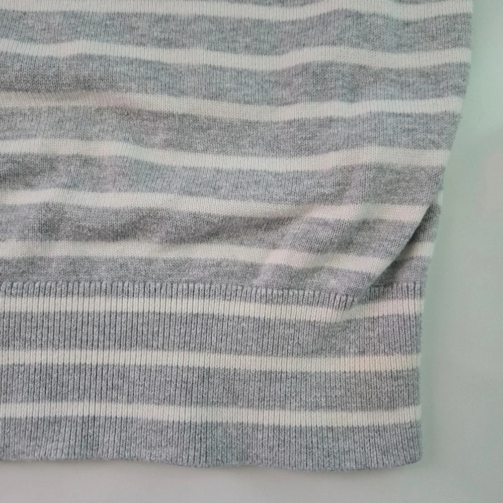 Banana Republic Mens Medium Gray White Striped Crewneck Knit Sweater Cotton